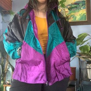 VINTAGE CLASSIC WINDBREAKER FROM THE 80/90s AMAZING CONDITION MAKE AN OFFER!!!!